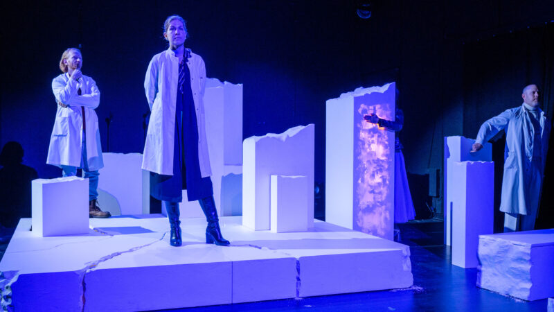 07.06.2023 Göttingen: Fotoprobe zu „Wir müssen über das Sterben sprechen“ in einer Inszenierung von Wenzel Winzer im DT-2 des Deutschen Theater in Göttingen. Foto: Thomas Müller