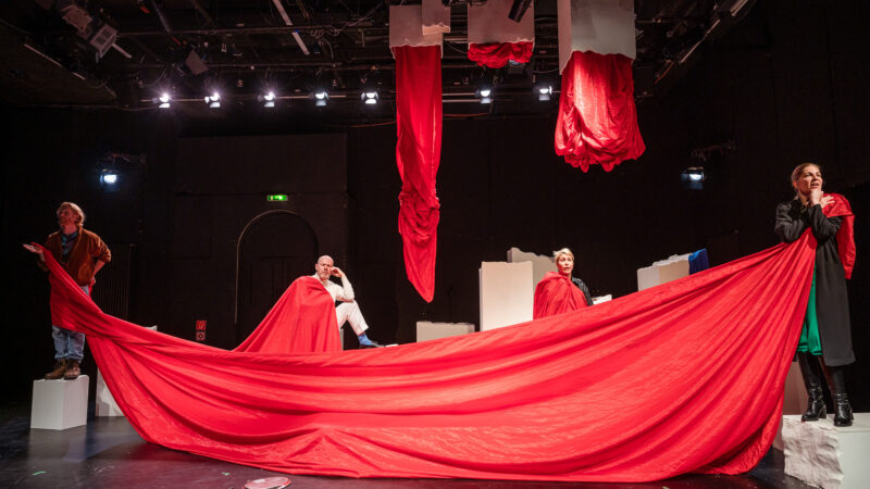 07.06.2023 Göttingen: Fotoprobe zu „Wir müssen über das Sterben sprechen“ in einer Inszenierung von Wenzel Winzer im DT-2 des Deutschen Theater in Göttingen. Foto: Thomas Müller