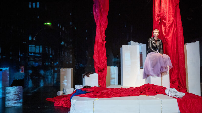 07.06.2023 Göttingen: Fotoprobe zu „Wir müssen über das Sterben sprechen“ in einer Inszenierung von Wenzel Winzer im DT-2 des Deutschen Theater in Göttingen. Foto: Thomas Müller