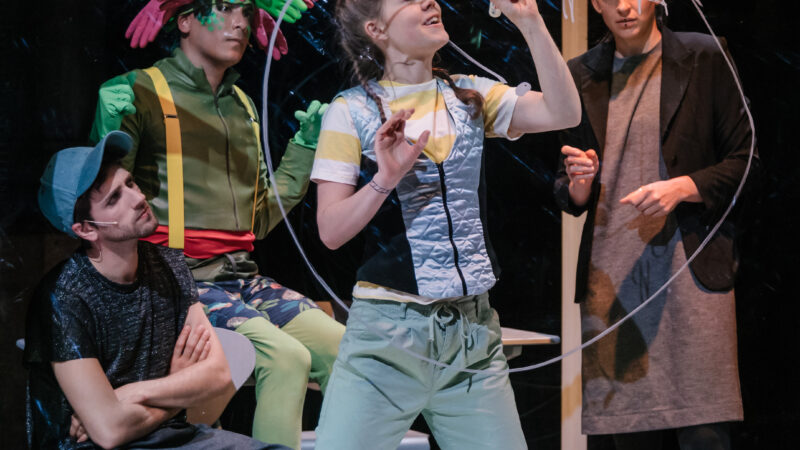 „Mein ziemlich seltsamer Freund Walter“

Produktion Stadttheater Fürth

Inszenierung:
Marco Steeger
Ausstattung:
Linda Hofmann
Komposition:
Hannes Hengster
Gewandmeisterin:
Anke Kreuzer-Scharnagl
Videodesign:
Paul Böschel
Das Stück entstand als Auftragswerk der Kunststiftung NRW anlässlich ihres 25-jährigen Jubiläums 2014.

mit Hannah Candolini, Sunna Hettinger, Mark Harvey Mühlemann, Frederick Redavid

Das Foto kann bei korrekter Urhebernennung fuer journalistische Zwecke honorarfrei verwendet werden: 

"Foto: Thomas Langer/Stadttheater Fuerth"